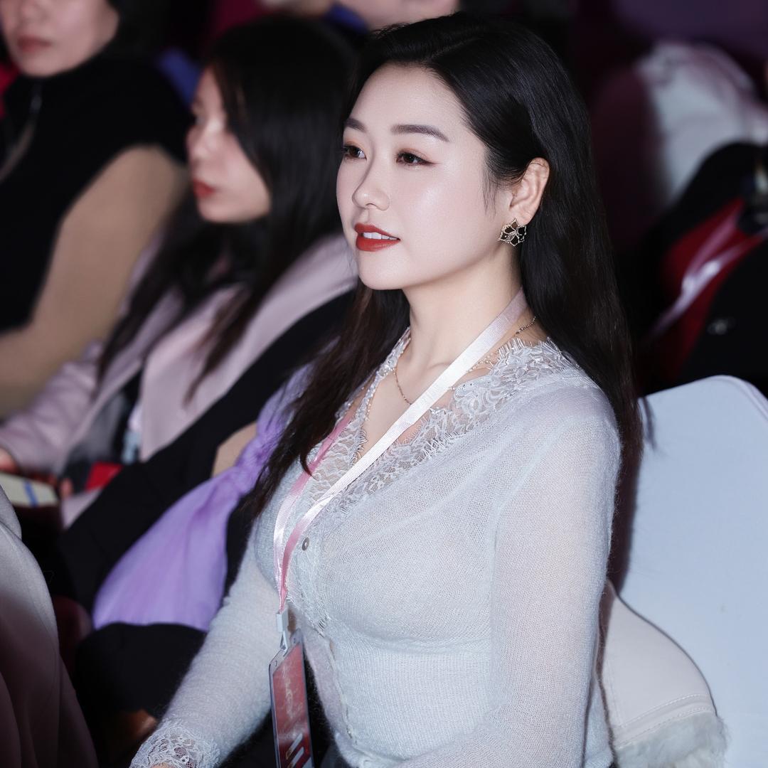 宁国方芳老丝～鸿伟路「美绣」美学设计