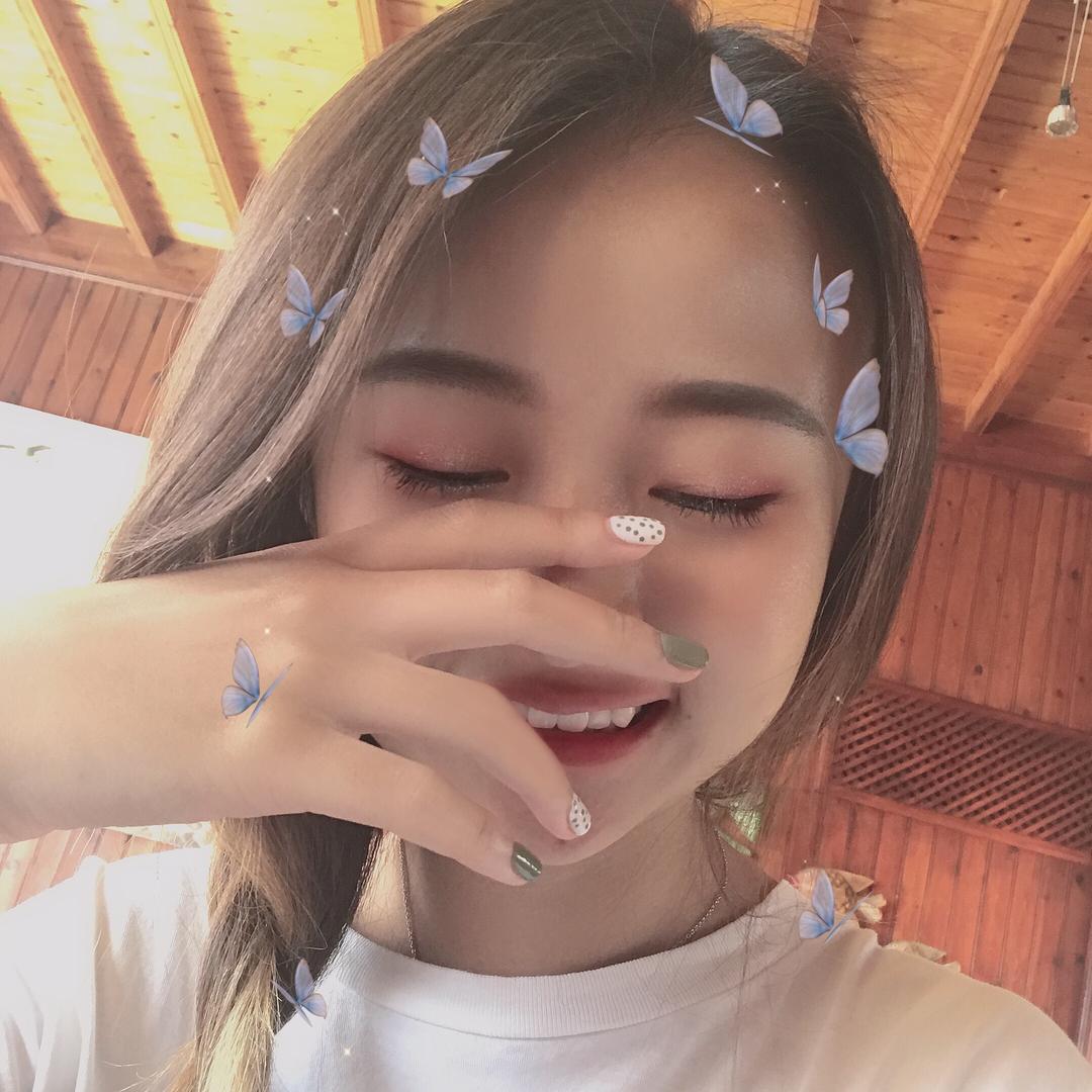 单眼皮女孩 🌹🇮🇹
