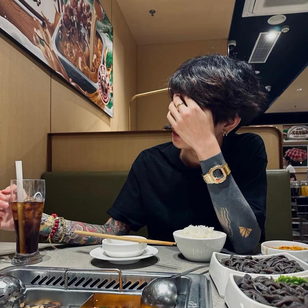 鸿