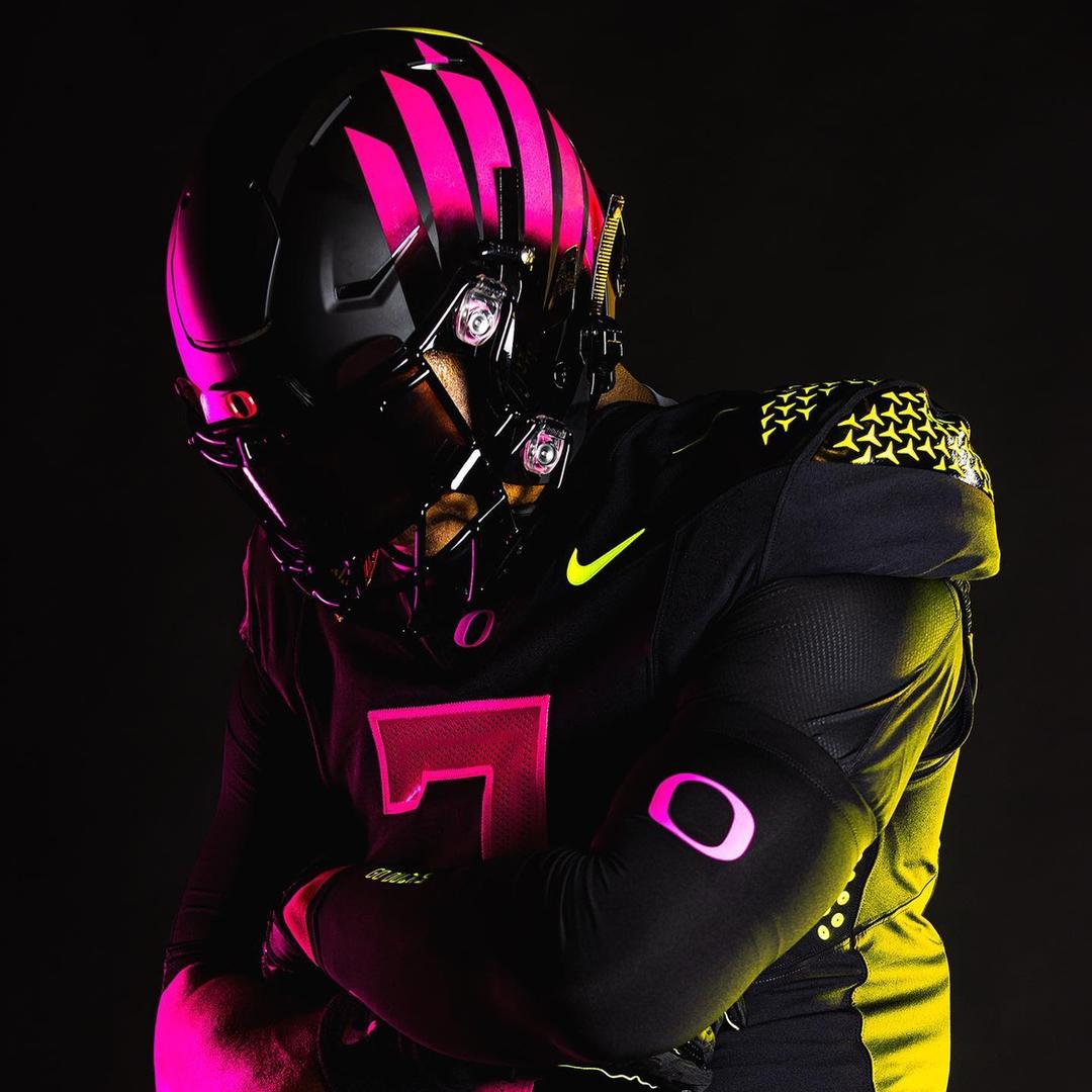 NCAA 美式球员训练装备