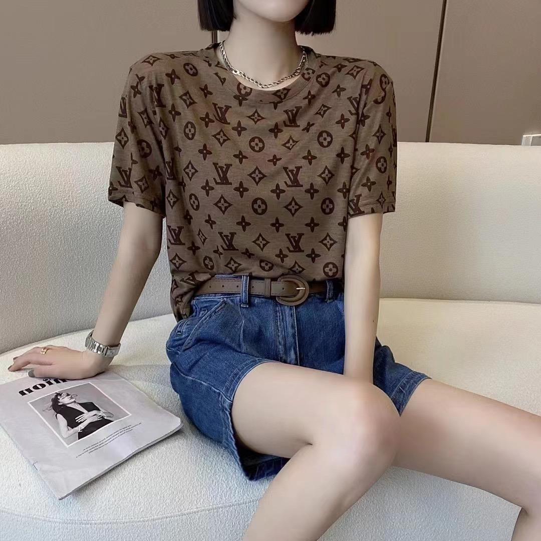 知了 耳街女装店