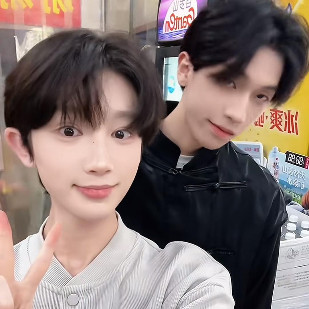 小李朝的小跟班