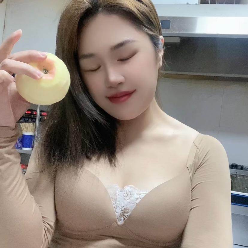 炸鸡汉堡奶茶店老板娘