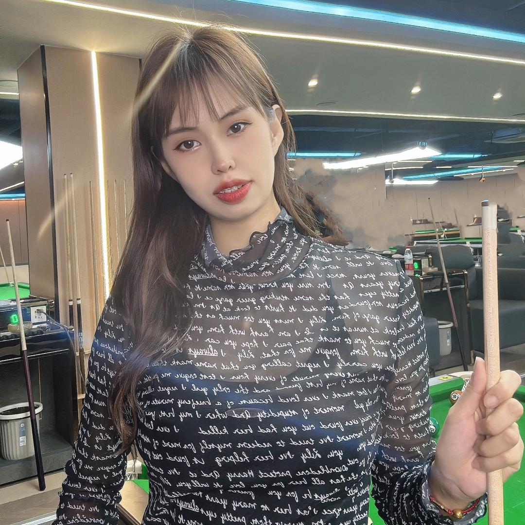 🎱爱打球的洛洛呀