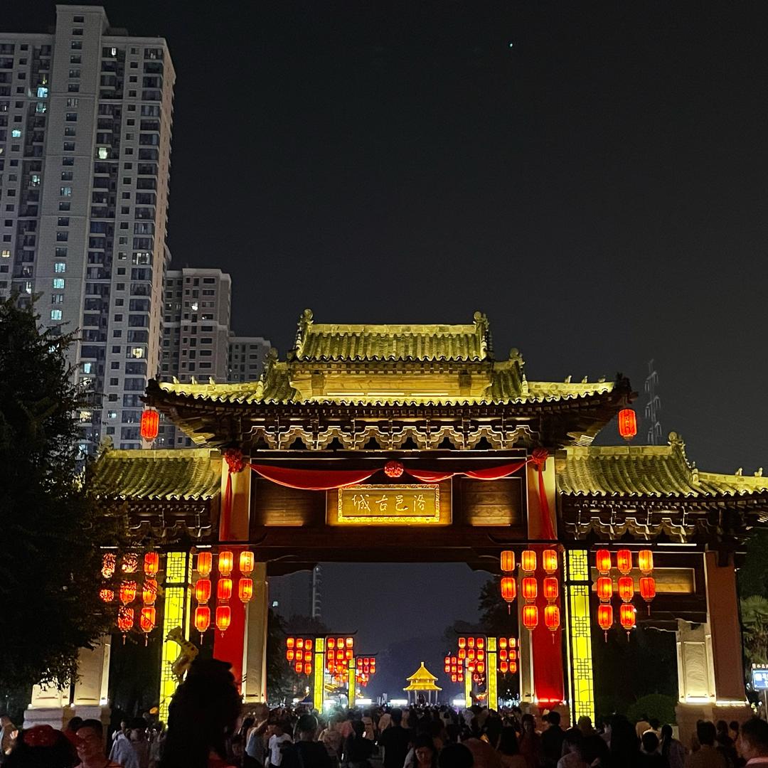 小妍带你吃喝玩乐