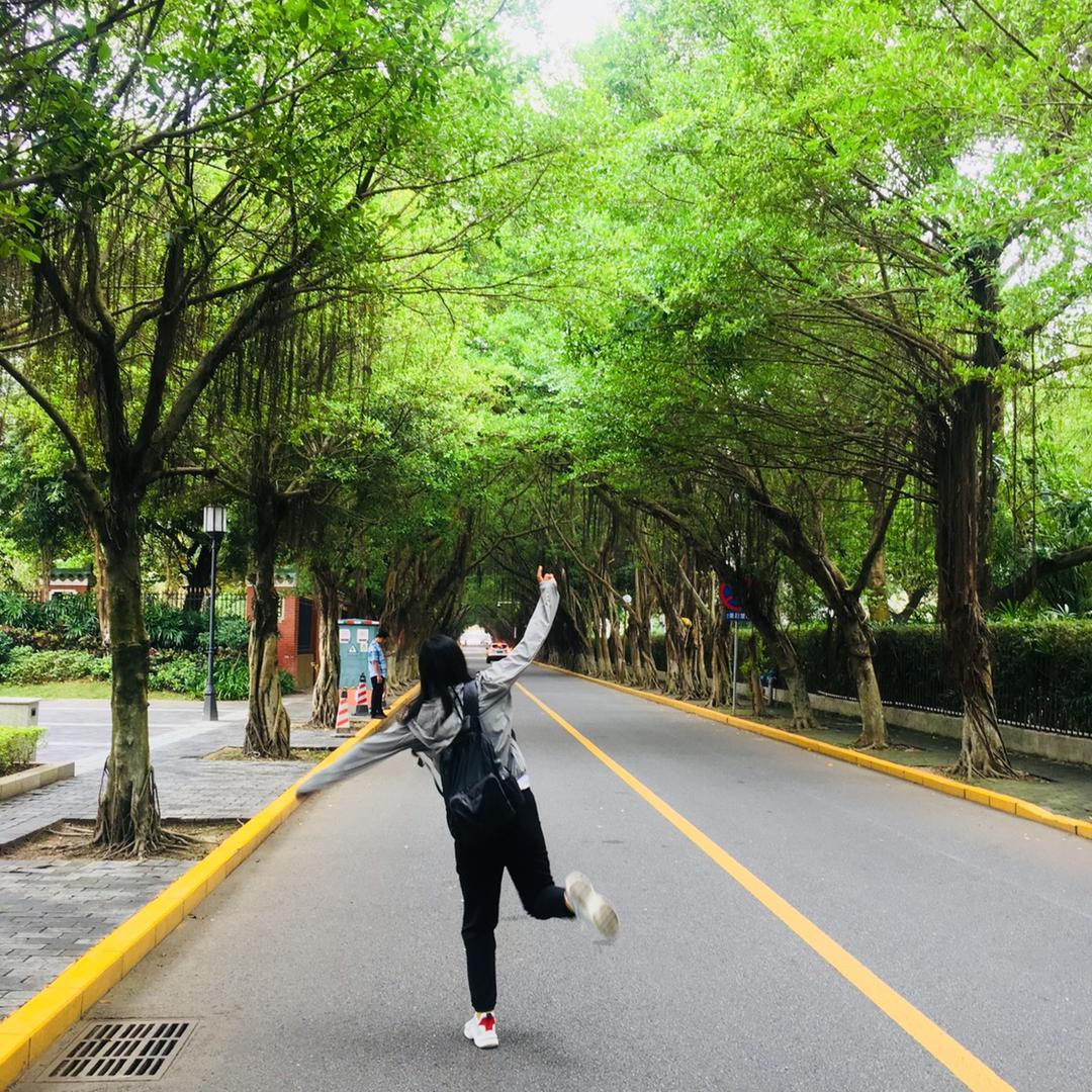 带你去旅行de小姐姐