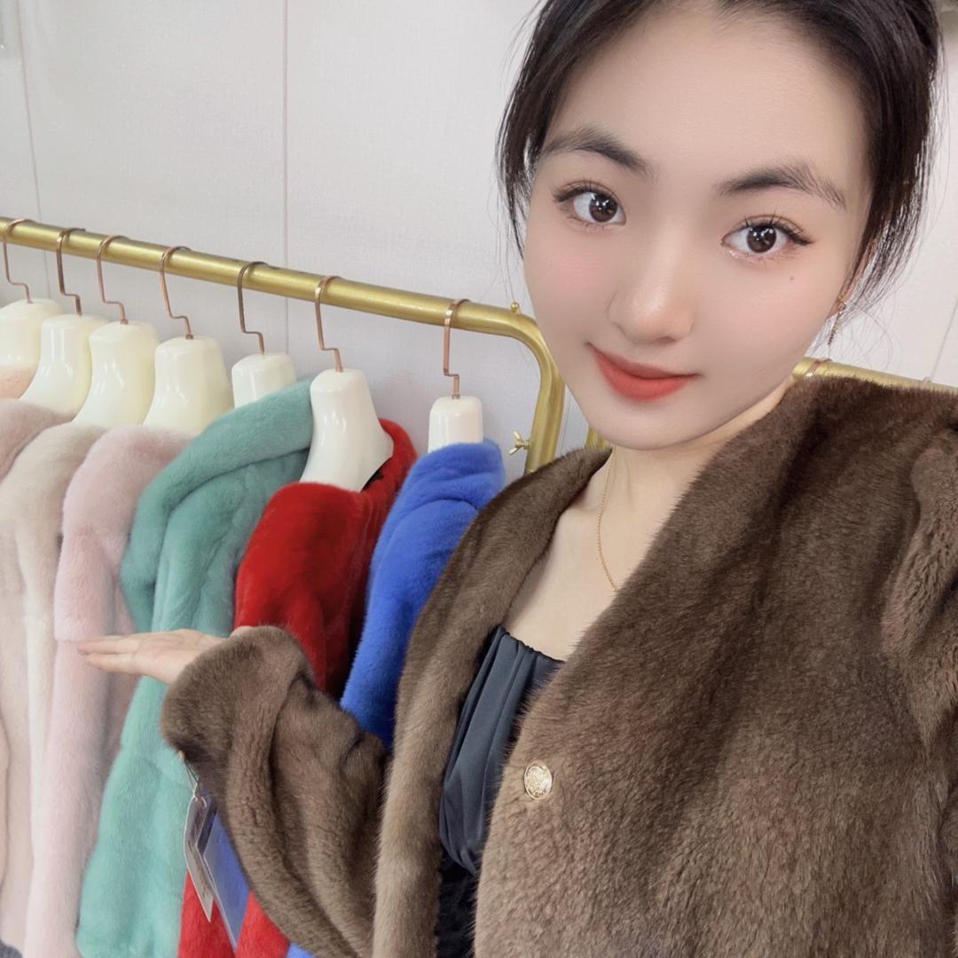依贝儿皮草服饰1