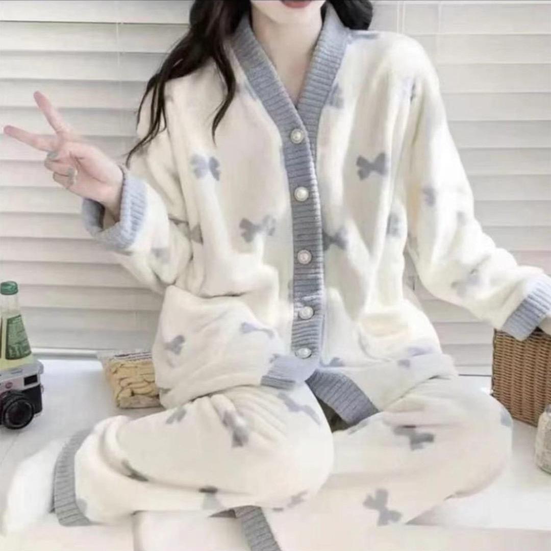 婉容服饰工厂店