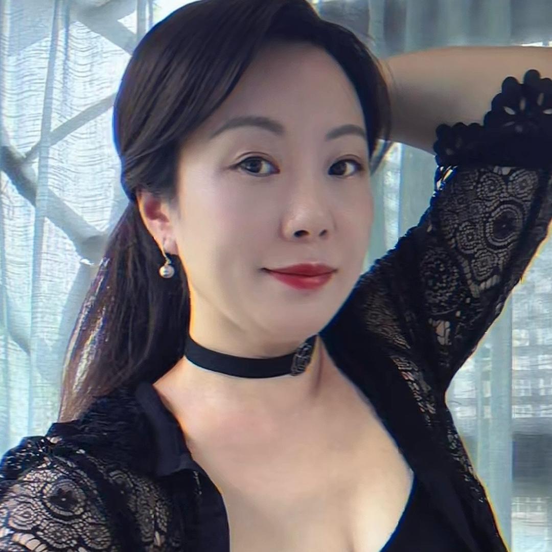 小何（离异一人）