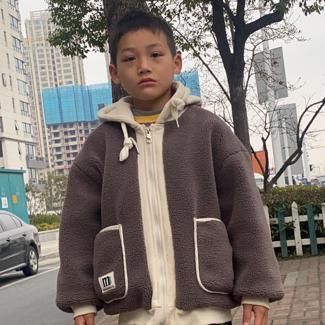 孤独的石头，寂寞的沙