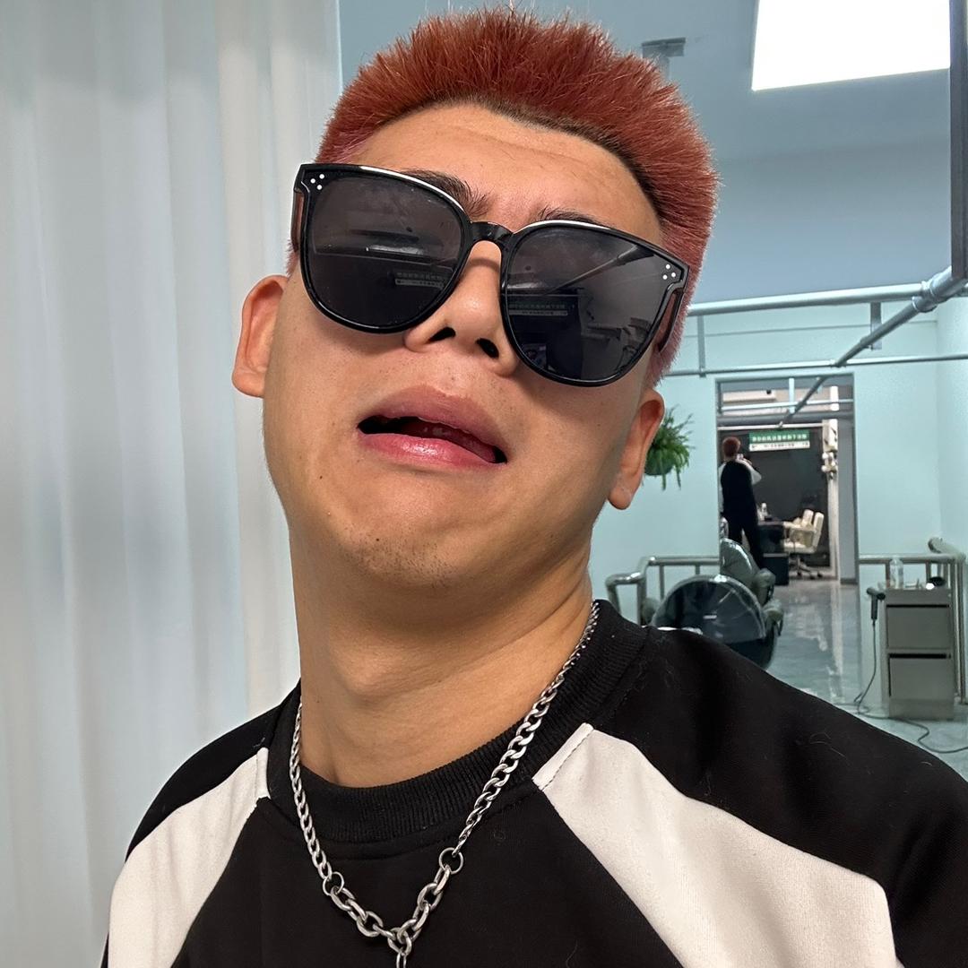 尹脚大王🦶