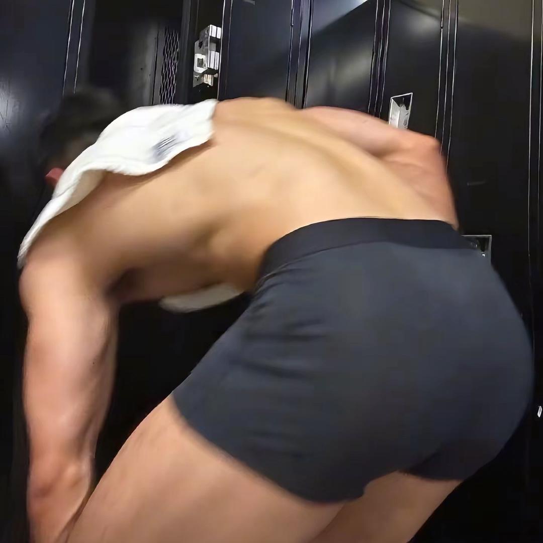 郝.