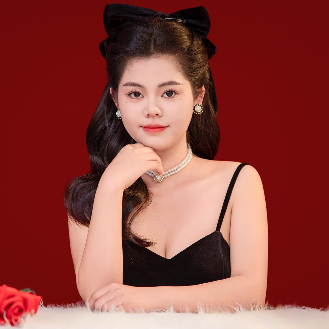 ZHANG丽馨