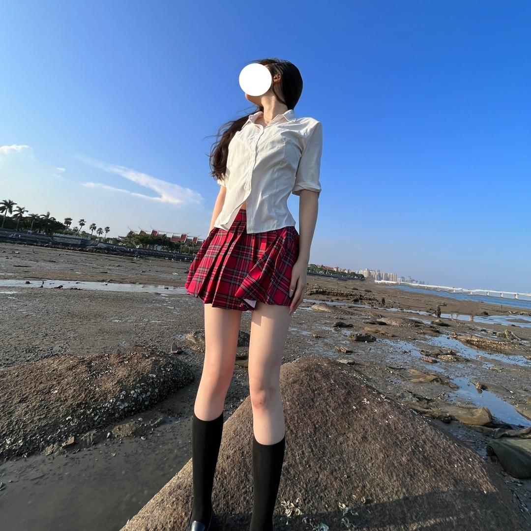 腿腿Y