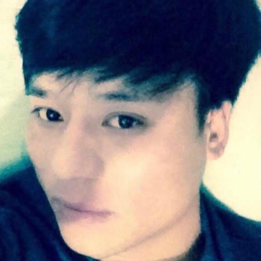 月亮失眠了