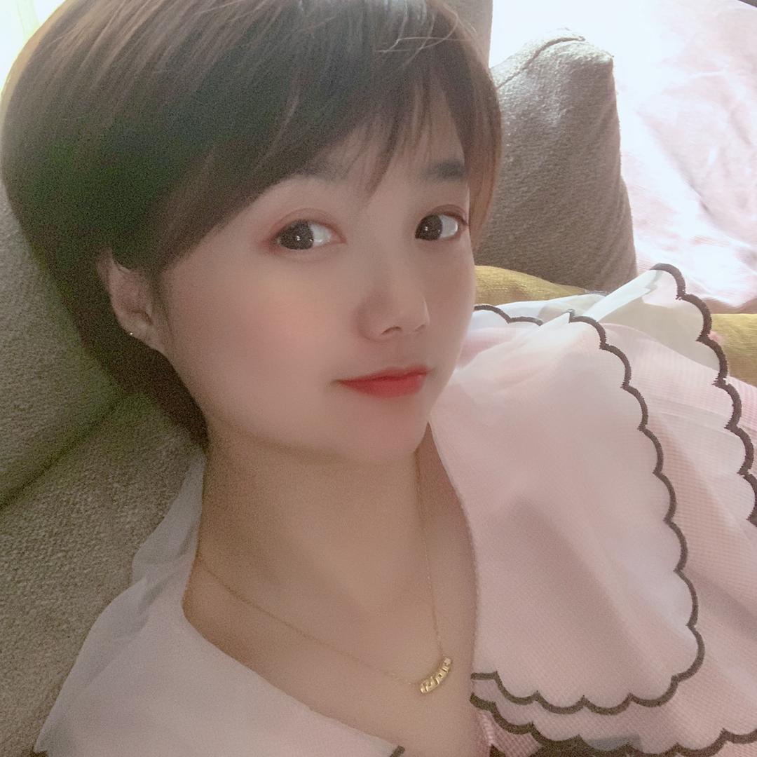 爱吃薯片的兔子