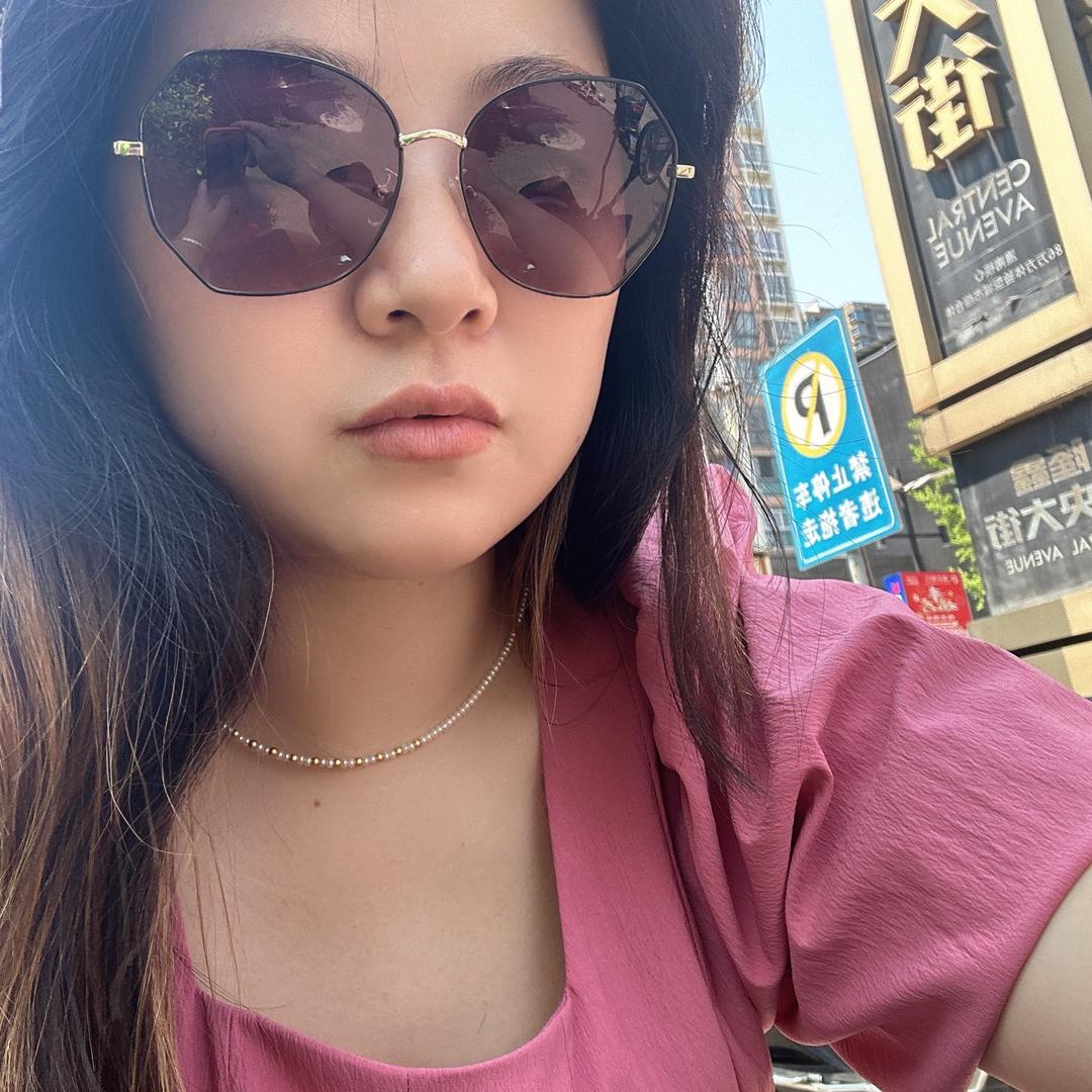 莫依很菜C