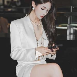 迪丝嫚苓—穿搭优选