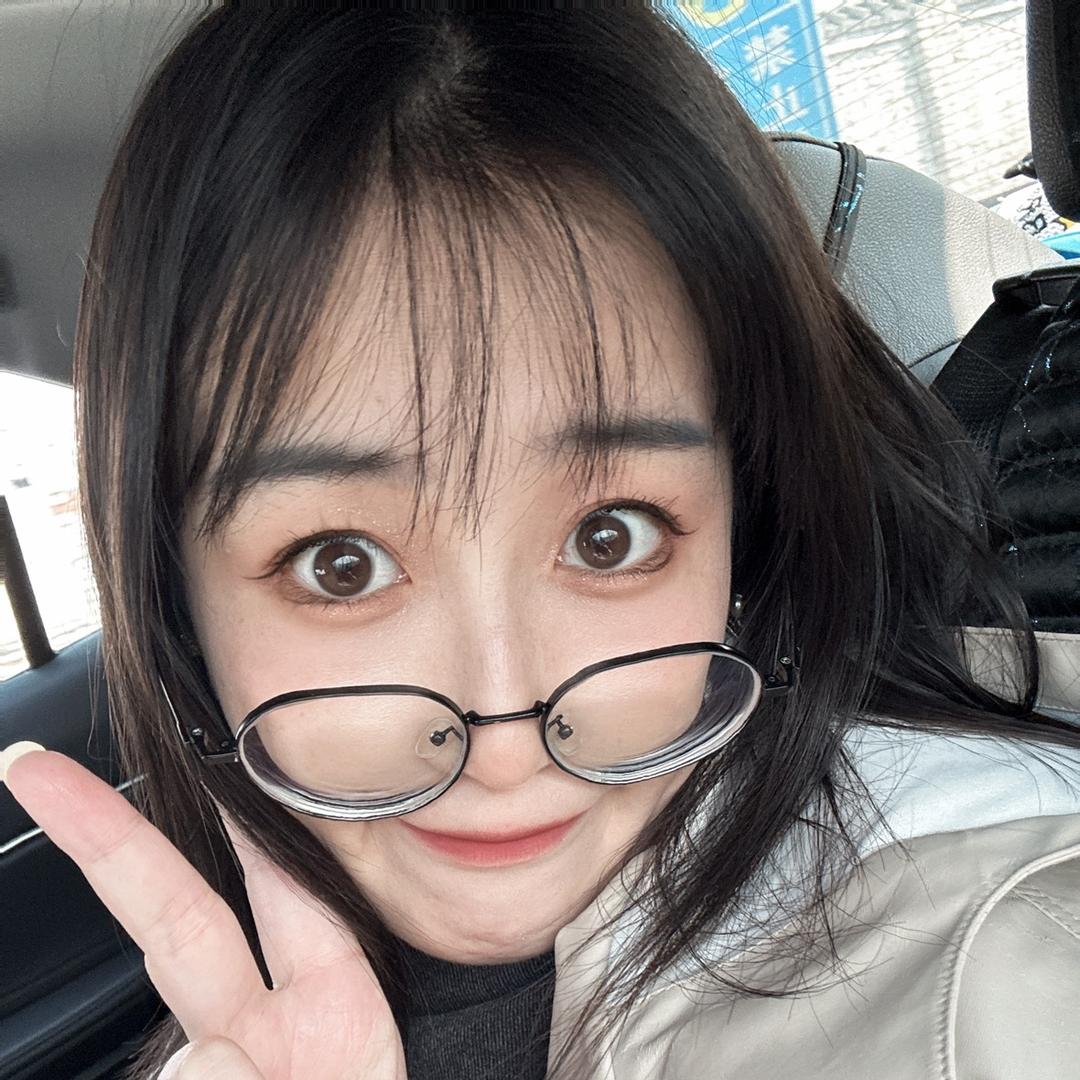 贝贝小吃货～～