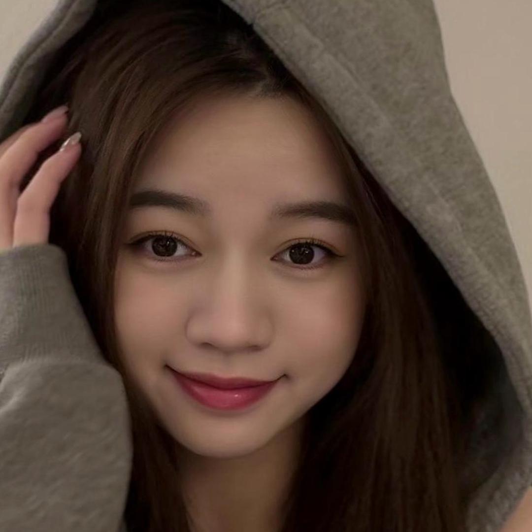 美美S໊
