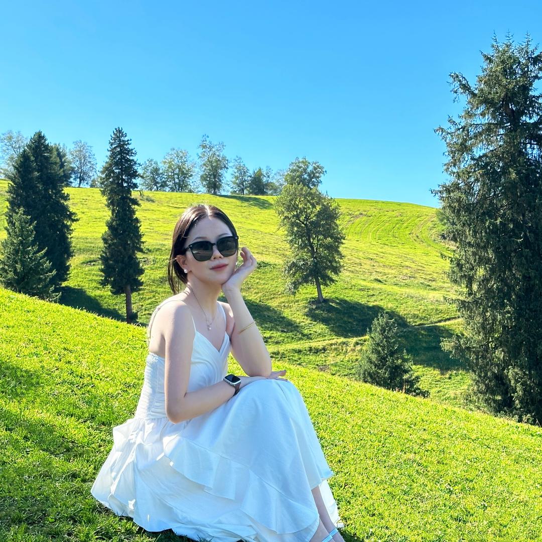 昔一凹肖