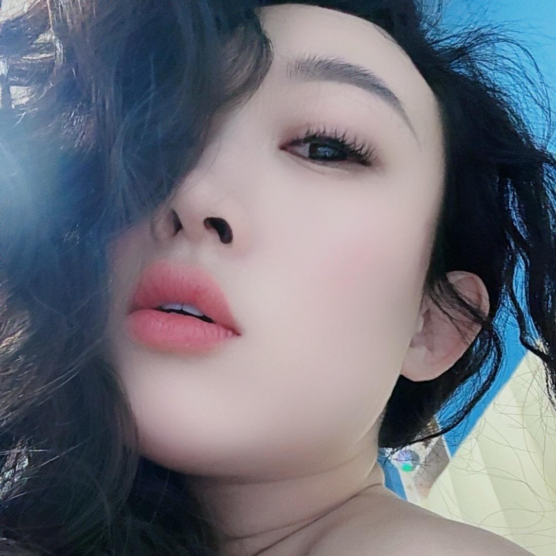 文静真的很内向