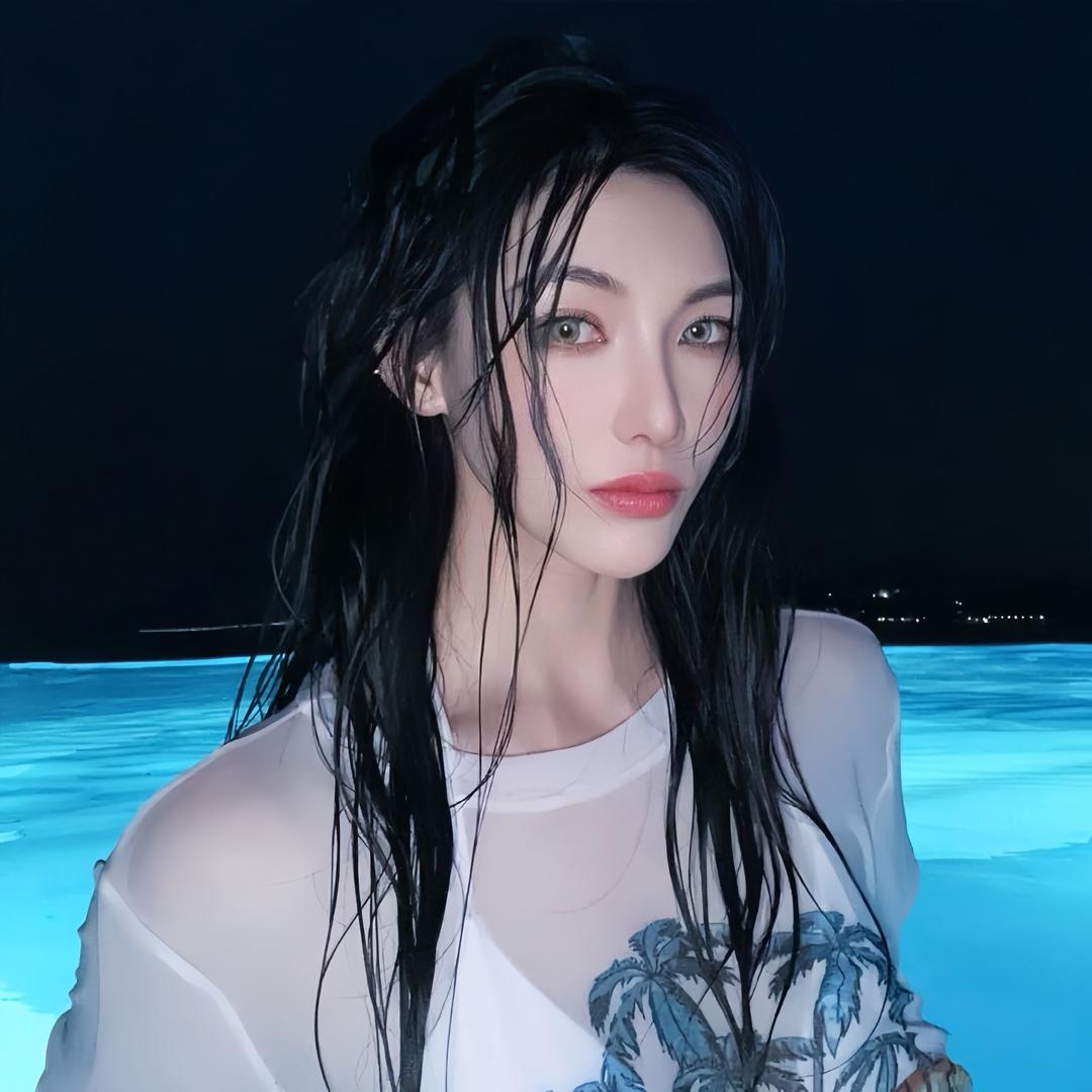 周三三