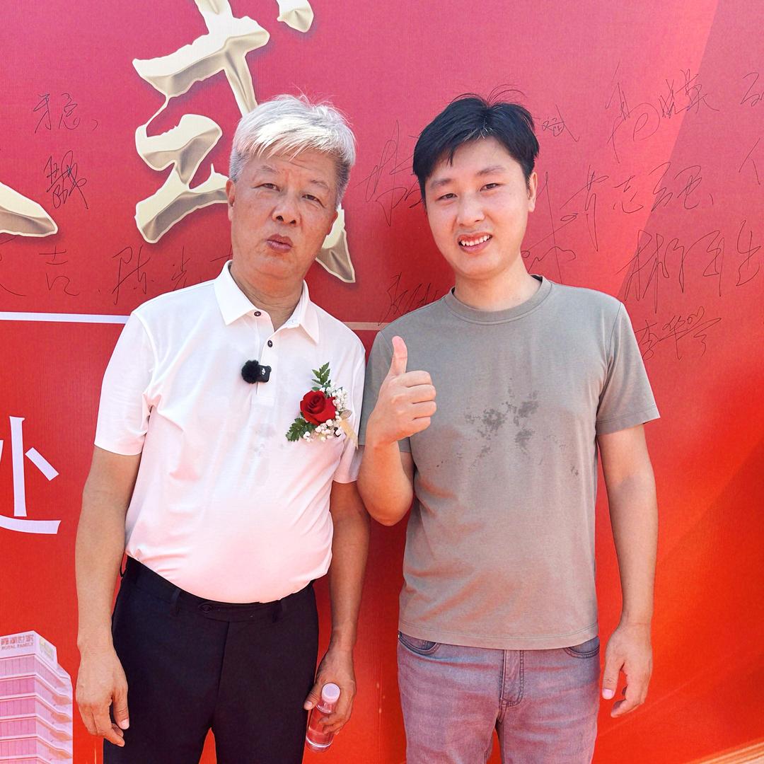 霞湖世家男装-腾哥