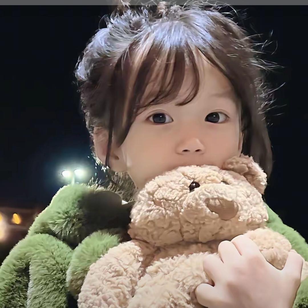 再闹扬了你奶瓶🍼啰！