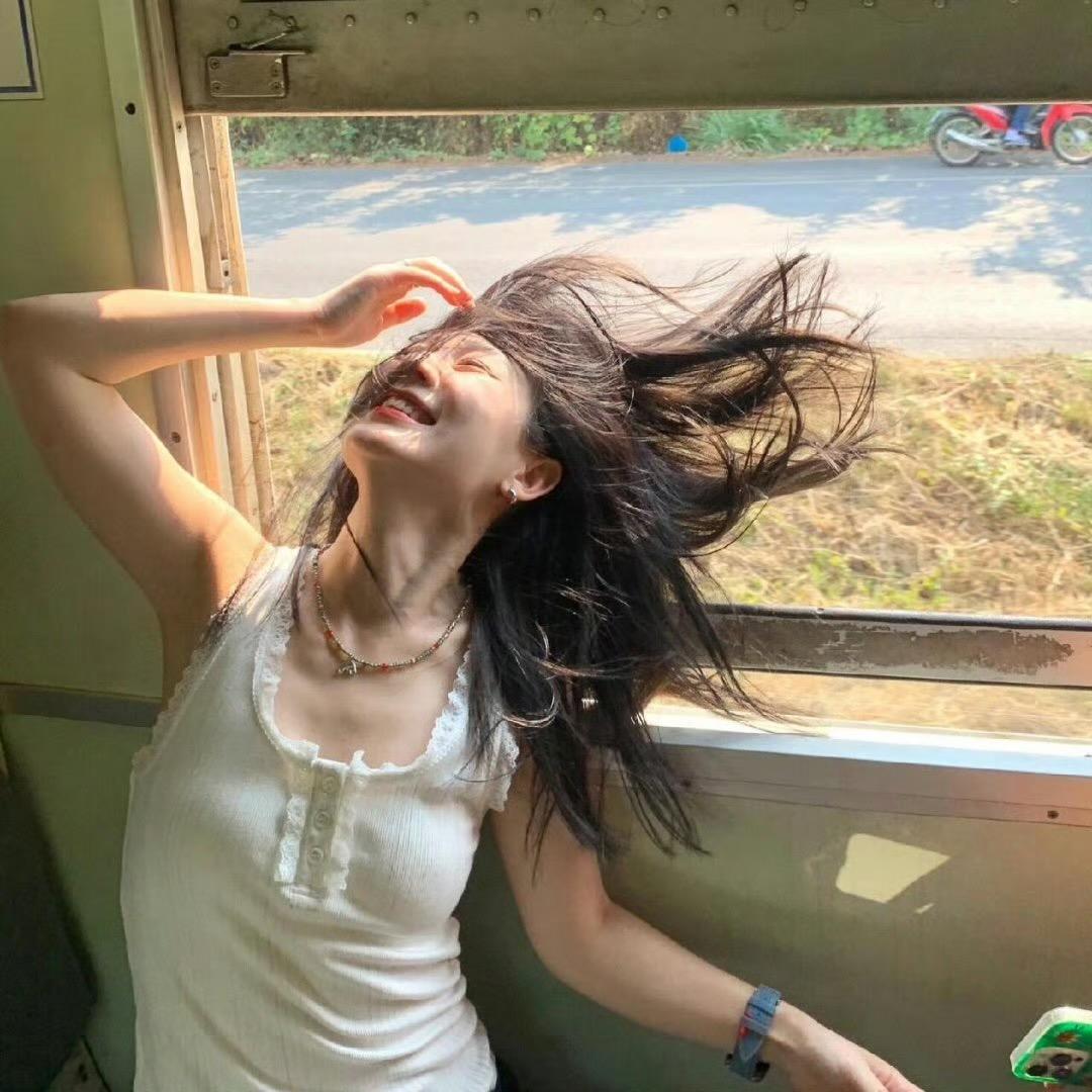 高冷小美🦋