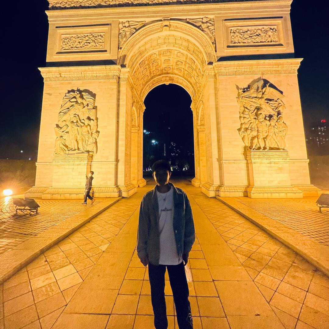 张大眼🦸🏼‍♂️