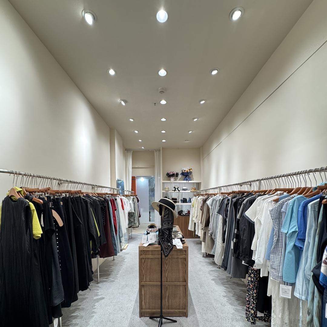 潘妮喜凌女装实体店