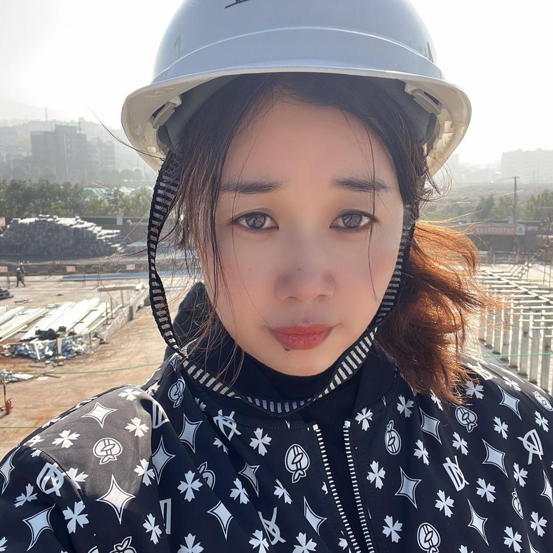 卖铝板的娜姐