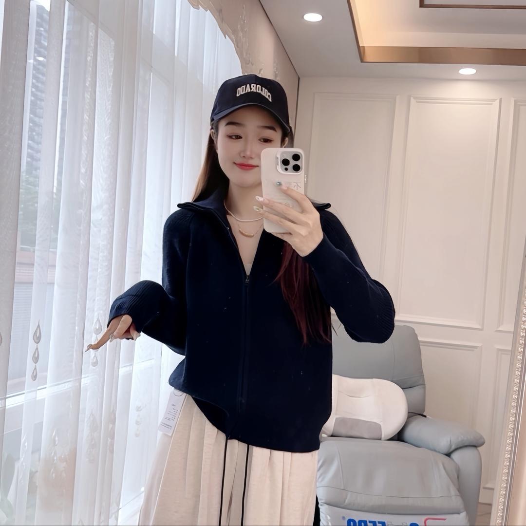 凝萌精品服饰