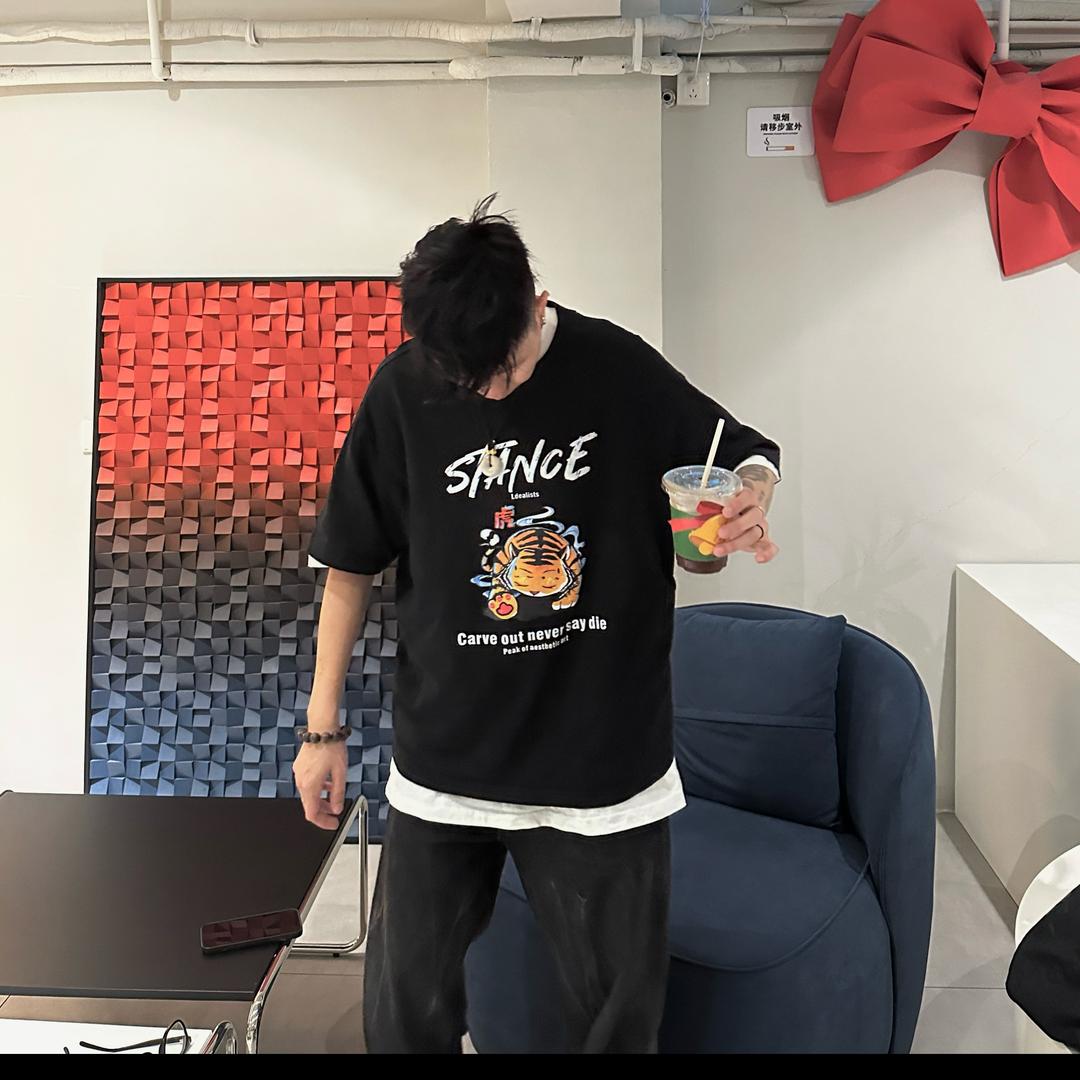 .长衫短裤无人照顾