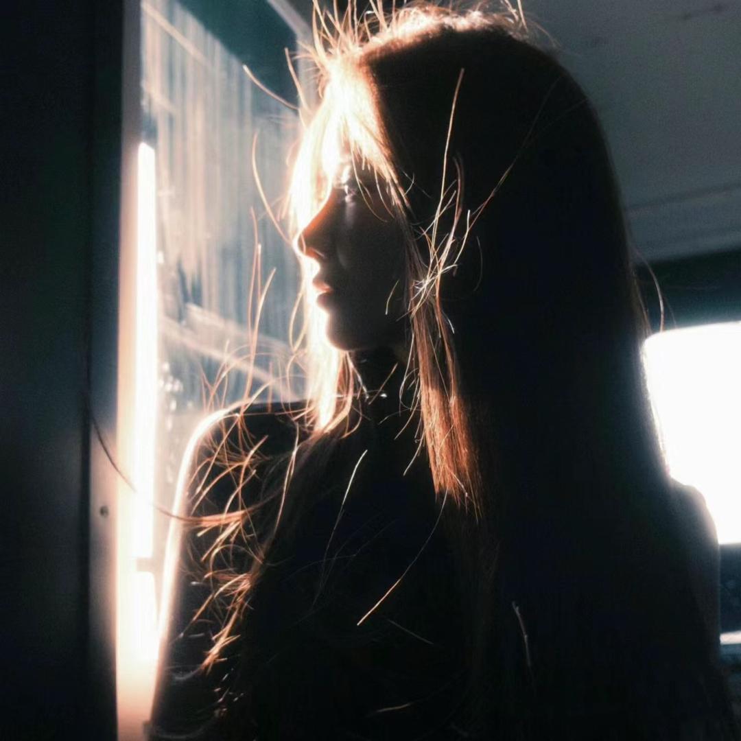 暴躁且美女