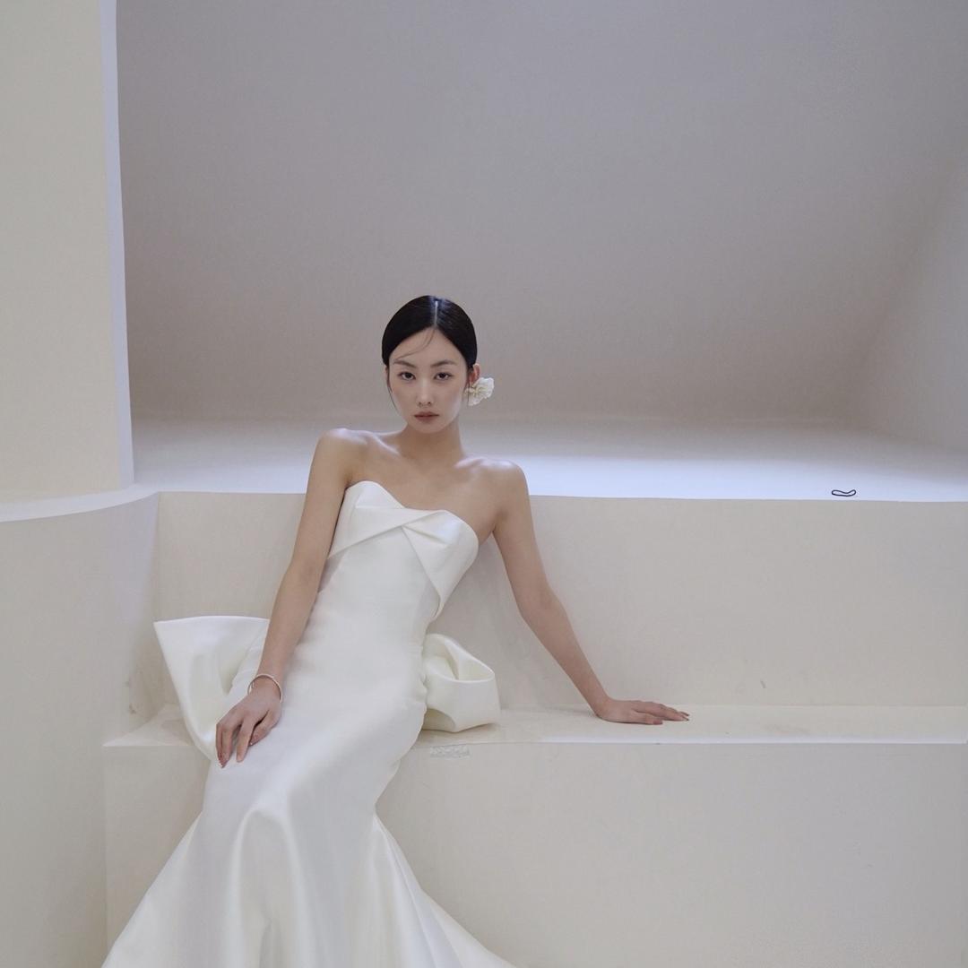 西安爱墨生婚纱礼服馆