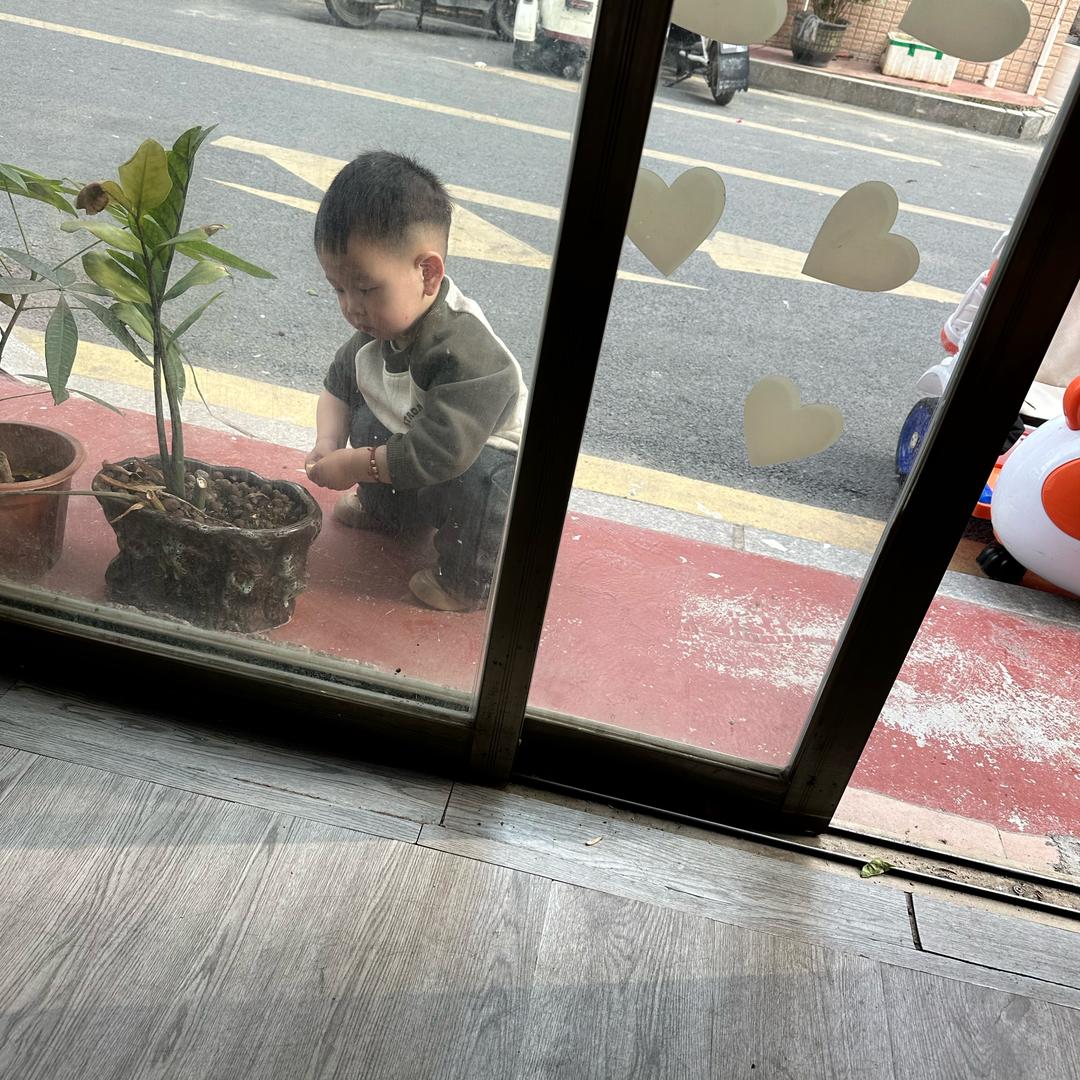 宝黛斑痘敏总站美容店