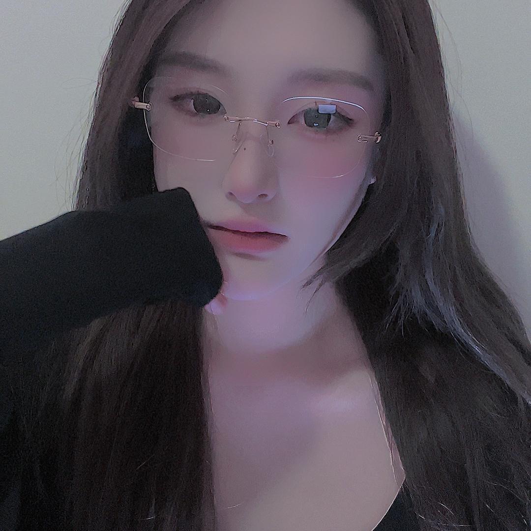 Nuyoah傲娇芹菜