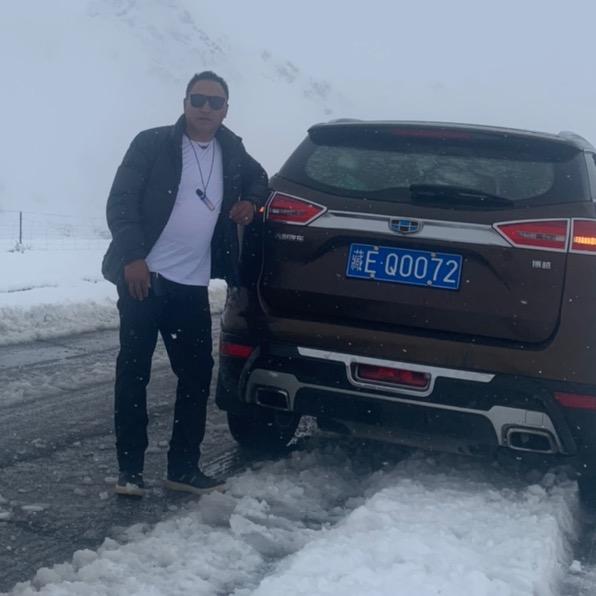 神山。南斯扎巴