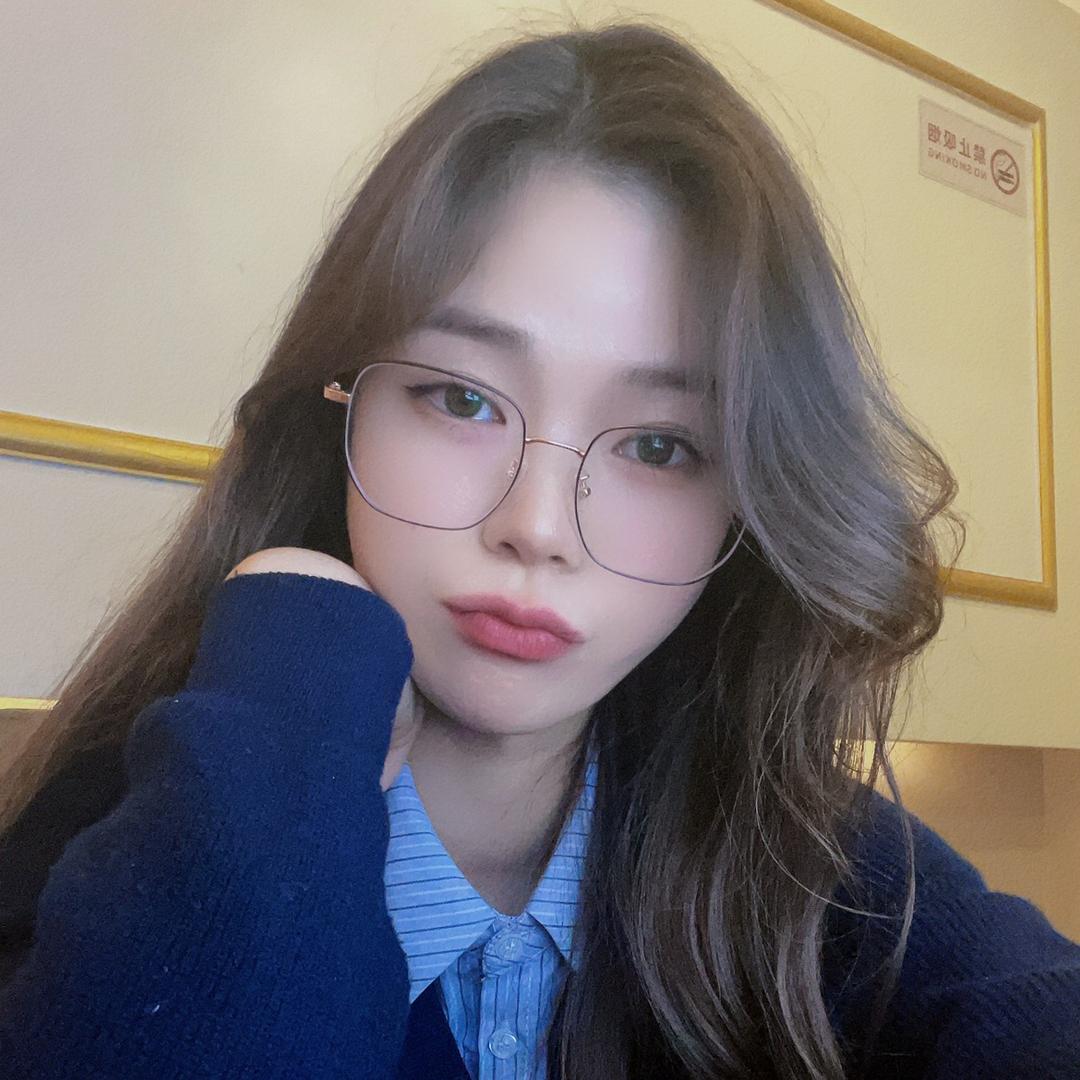 A   可爱的糖耳朵.  👸