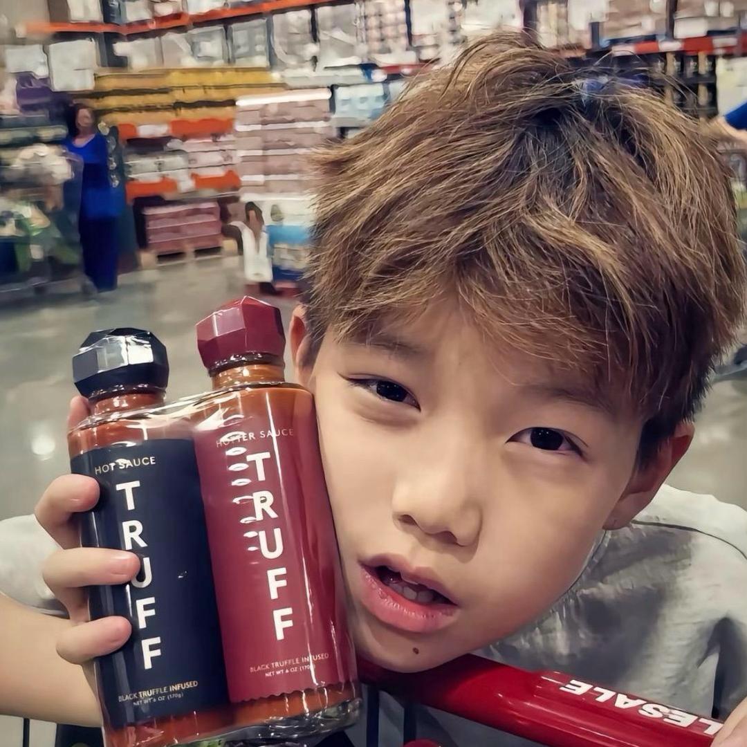 半夜三更悄悄去厕所调戏绝美小奶蛆
