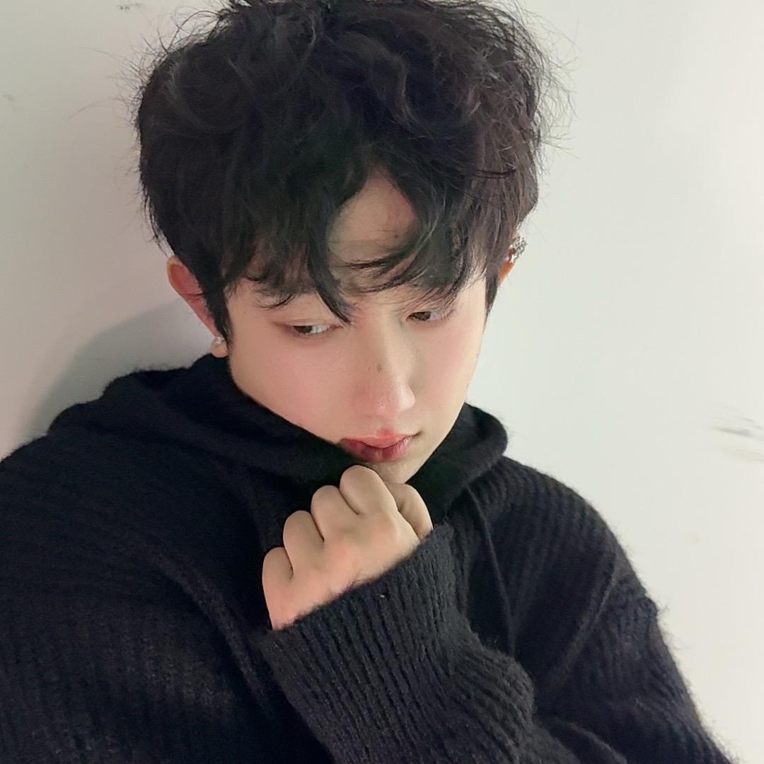 摇摆小浣熊🦝尊师丑帅老公