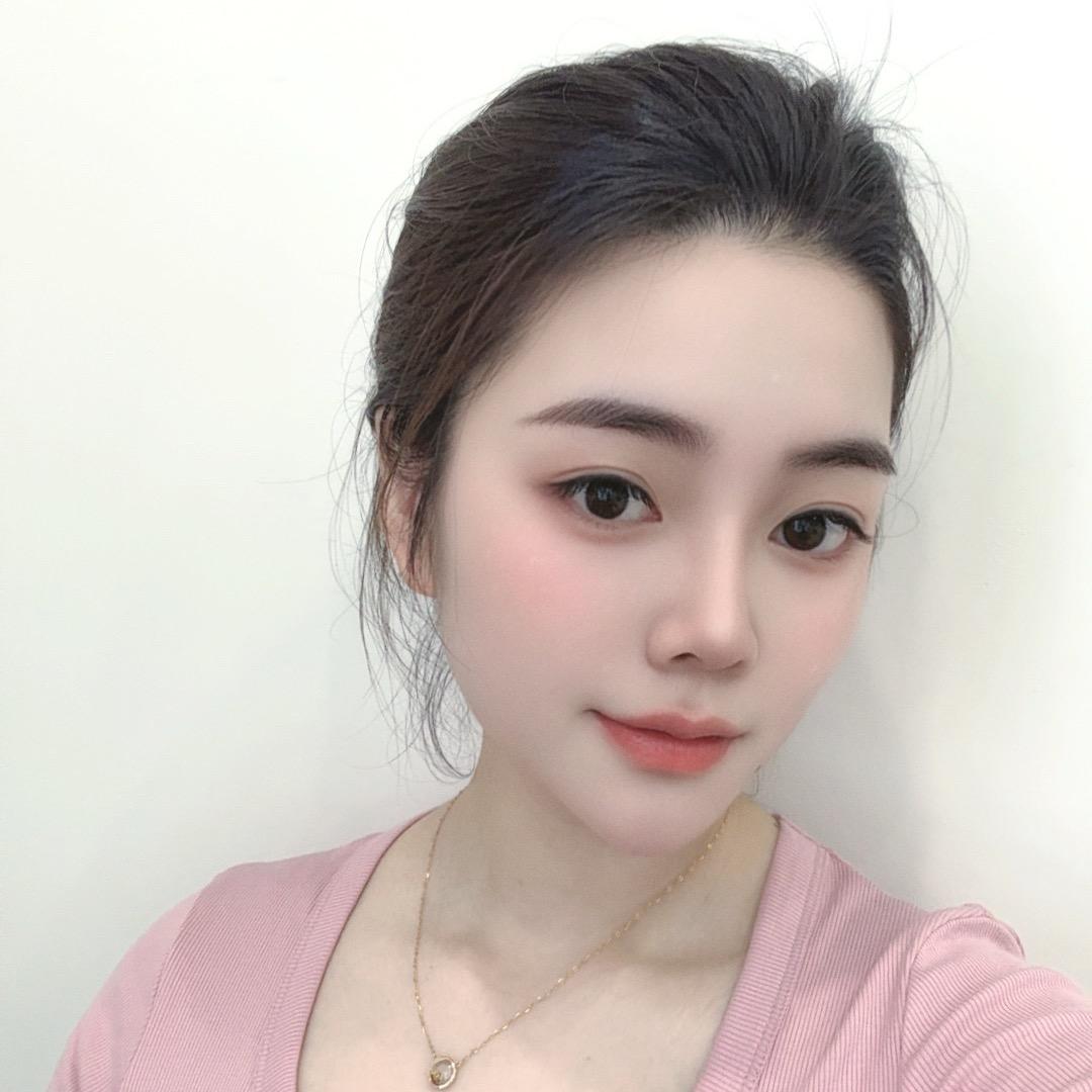 首傅女士