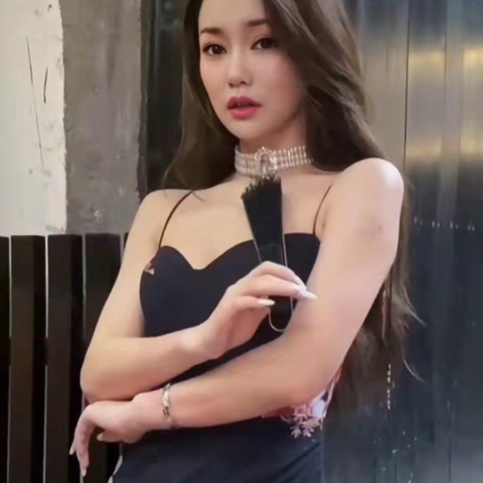 姿小欣⁵²⁹⁹