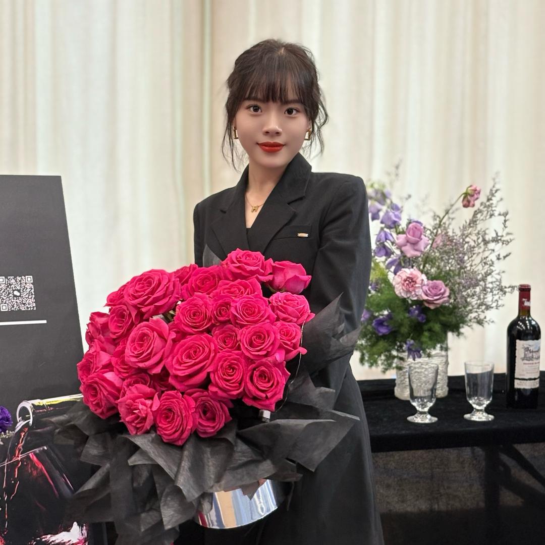 孝感英子科美 娟子