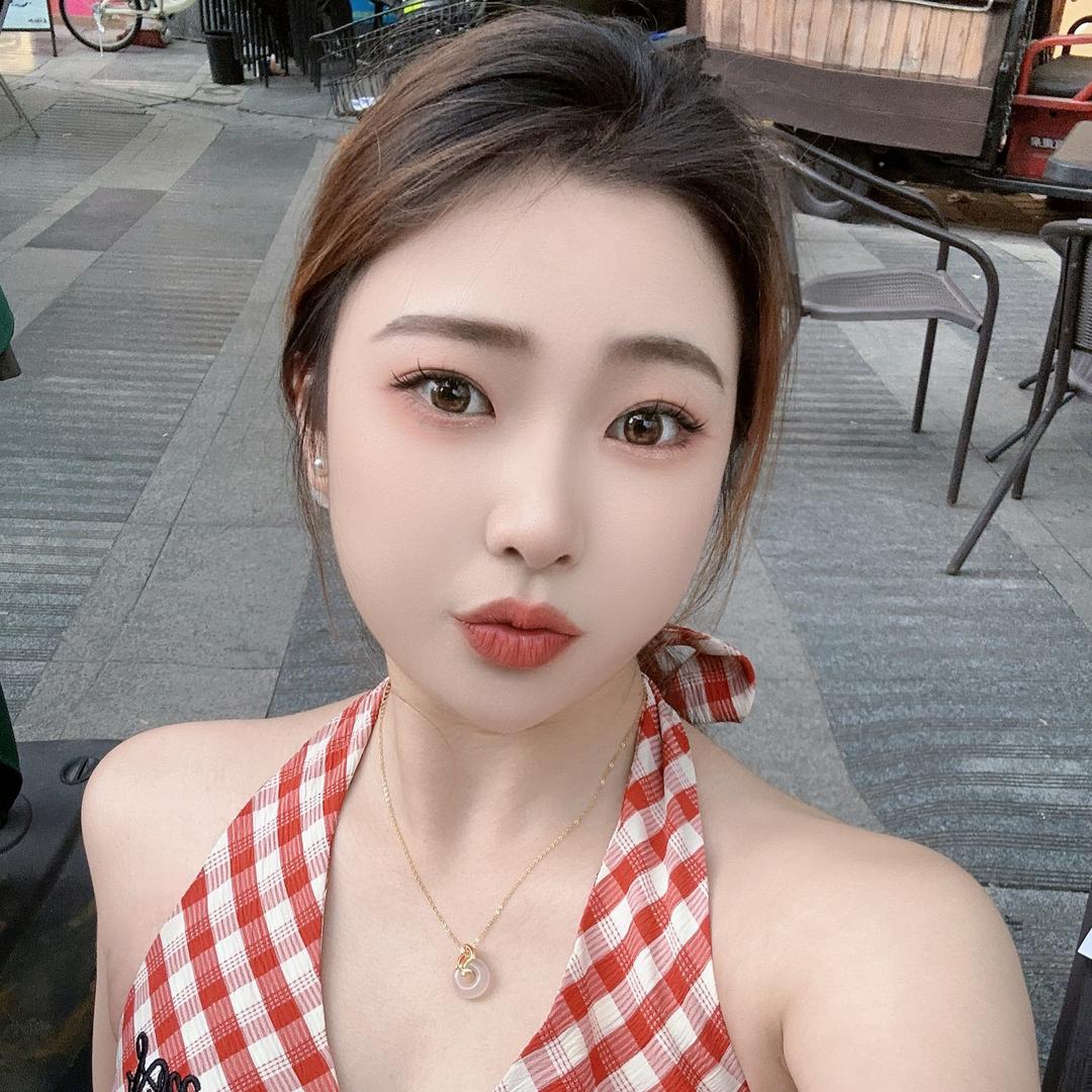 @七七.