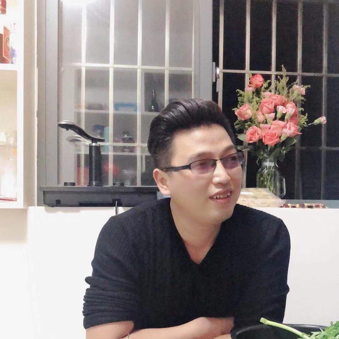 隆哥橱窗