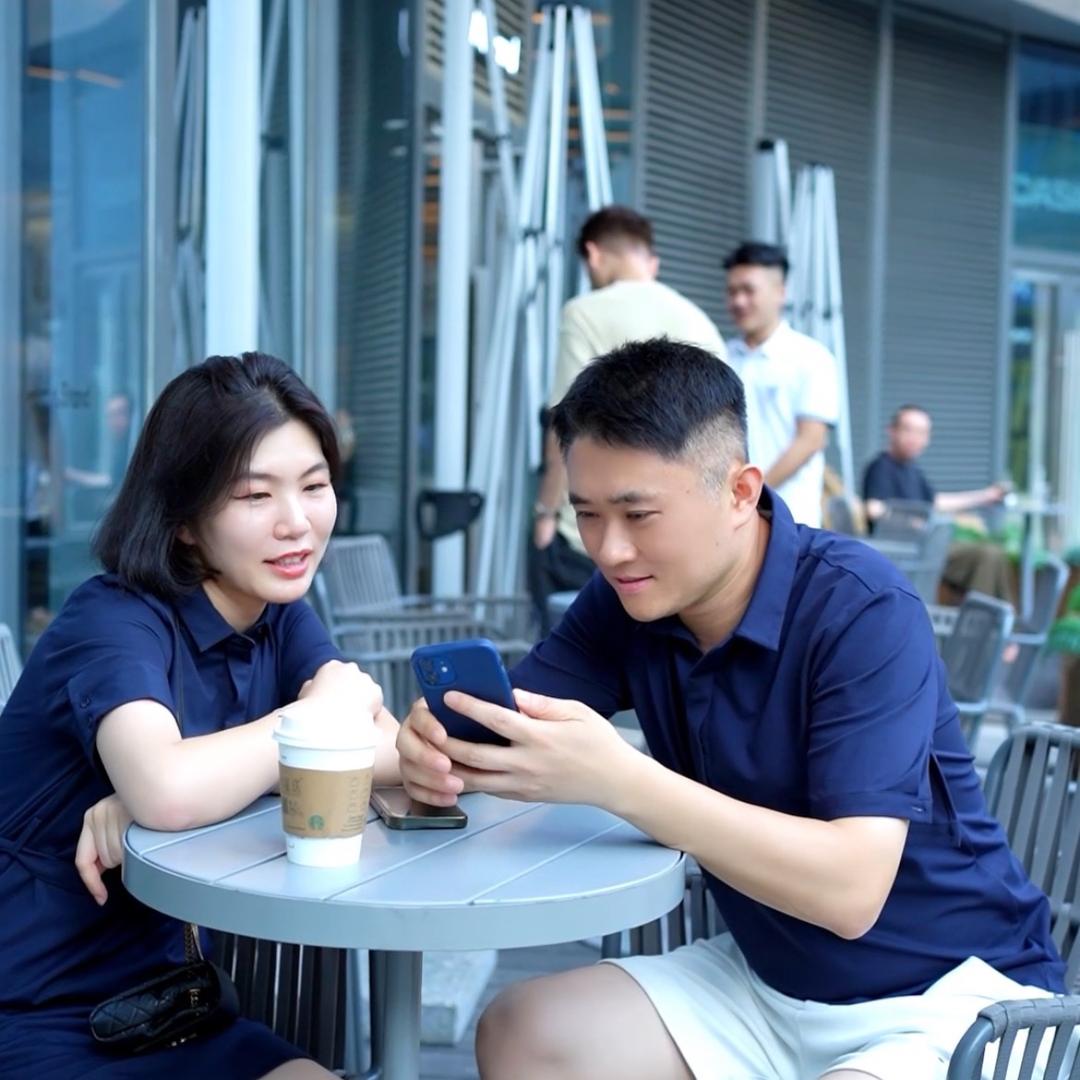 杰虹夫妇私服