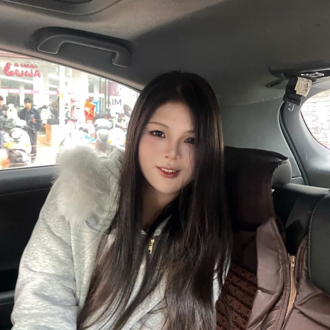 覃小小